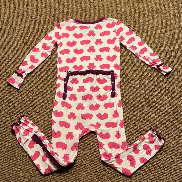 3 FOR $30 - Kickee Pants Wombat Muffin Ruffle Coverall with Zipper - PLAY - Picture 3 of 6
